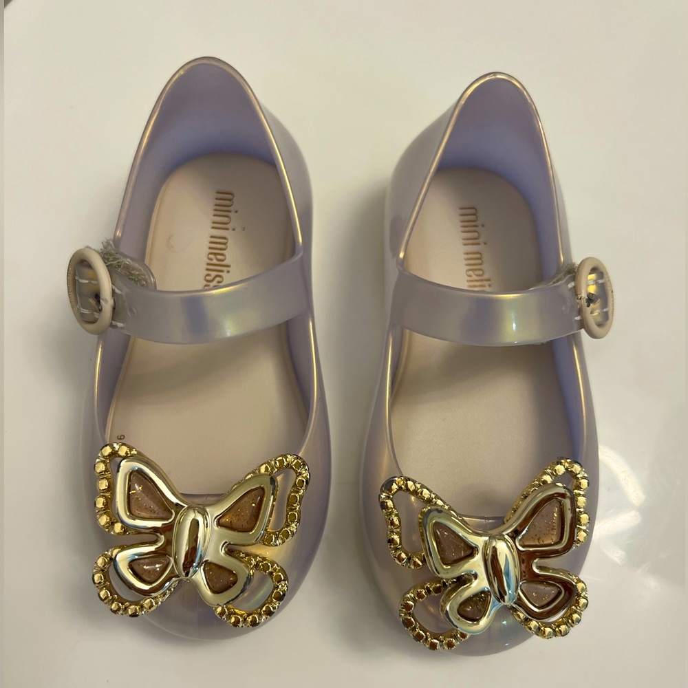 Mini Melissa pearl white gold size 6